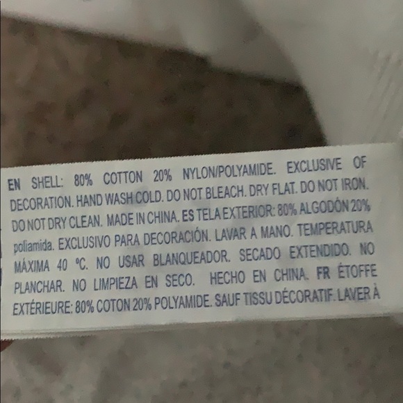 Forever 21 London sweater - Picture 2 of 2